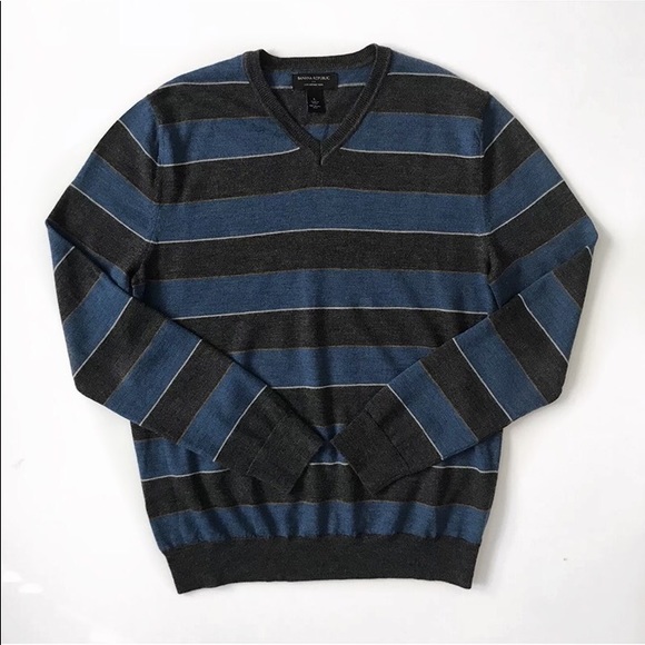 Banana Republic Other - Banana Republic V-neck Sweater Pullover man size L